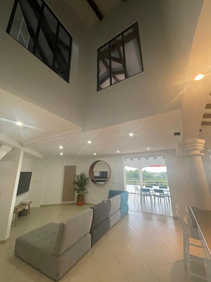 Les Appart Villa Sunbay Caraibes Avec Piscine Privative Vue Mer Et Montagne Le François المظهر الخارجي الصورة