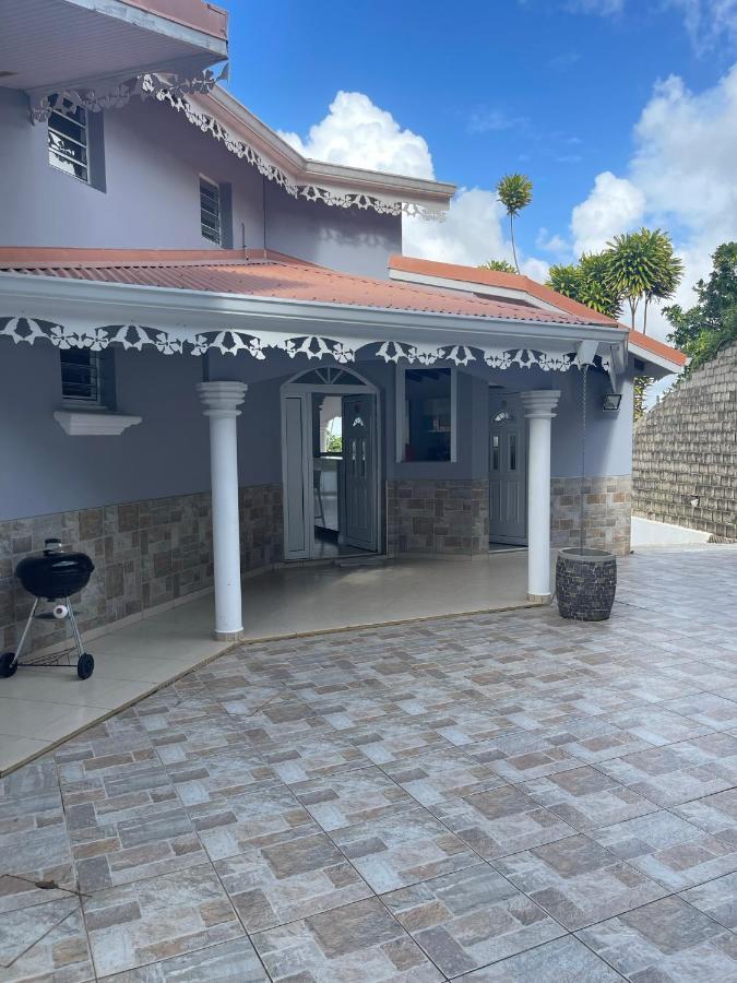 Les Appart Villa Sunbay Caraibes Avec Piscine Privative Vue Mer Et Montagne Le François المظهر الخارجي الصورة