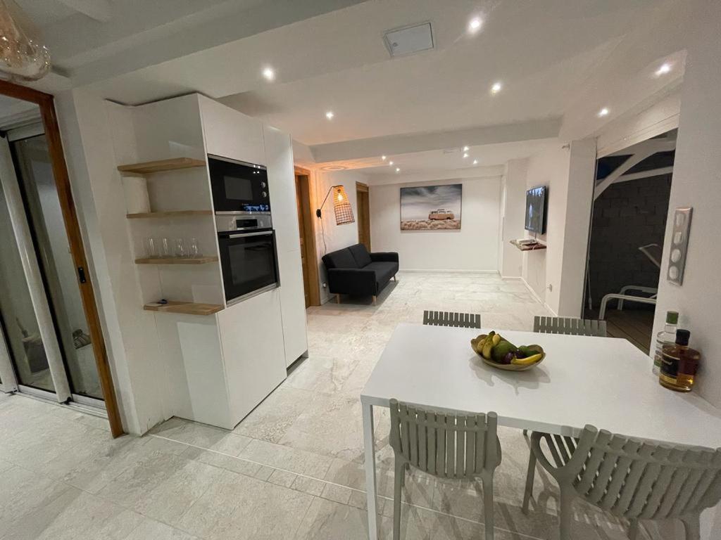 Les Appart Villa Sunbay Caraibes Avec Piscine Privative Vue Mer Et Montagne Le François المظهر الخارجي الصورة