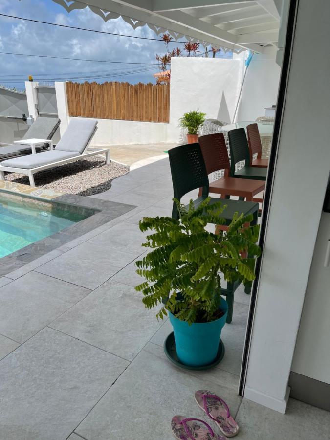 Les Appart Villa Sunbay Caraibes Avec Piscine Privative Vue Mer Et Montagne Le François المظهر الخارجي الصورة