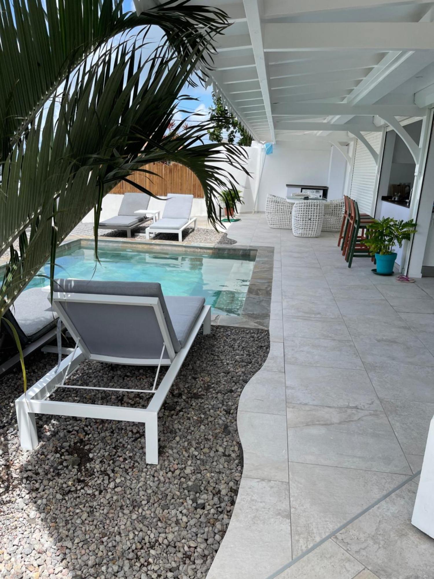 Les Appart Villa Sunbay Caraibes Avec Piscine Privative Vue Mer Et Montagne Le François المظهر الخارجي الصورة
