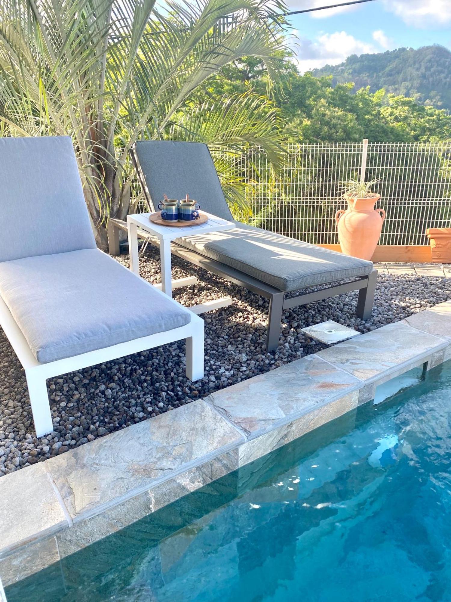Les Appart Villa Sunbay Caraibes Avec Piscine Privative Vue Mer Et Montagne Le François المظهر الخارجي الصورة